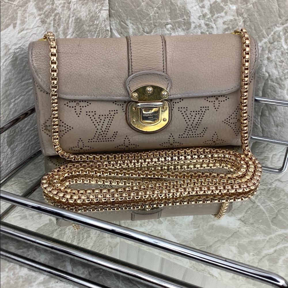 Louis Vuitton Mahina WOC